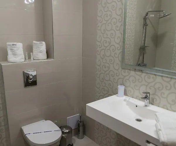 Regal Marine 3* אפורי נורד