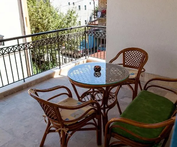 Regal Marine Гостевой дом