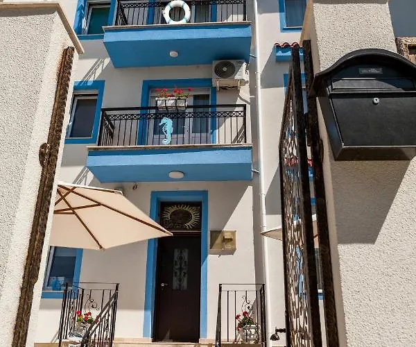 Regal Marine Гостевой дом Эфорие Норд