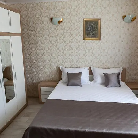 Regal Marine 3* إيفوري نورد